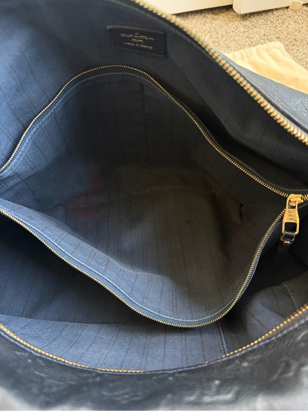 Authentic Louis Vuitton Monogram Empreinte Lumineuse GM bag in Navy Blue - Picture 13 of 16